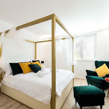 Apartments Mediteraneo فيرسار المظهر الخارجي الصورة