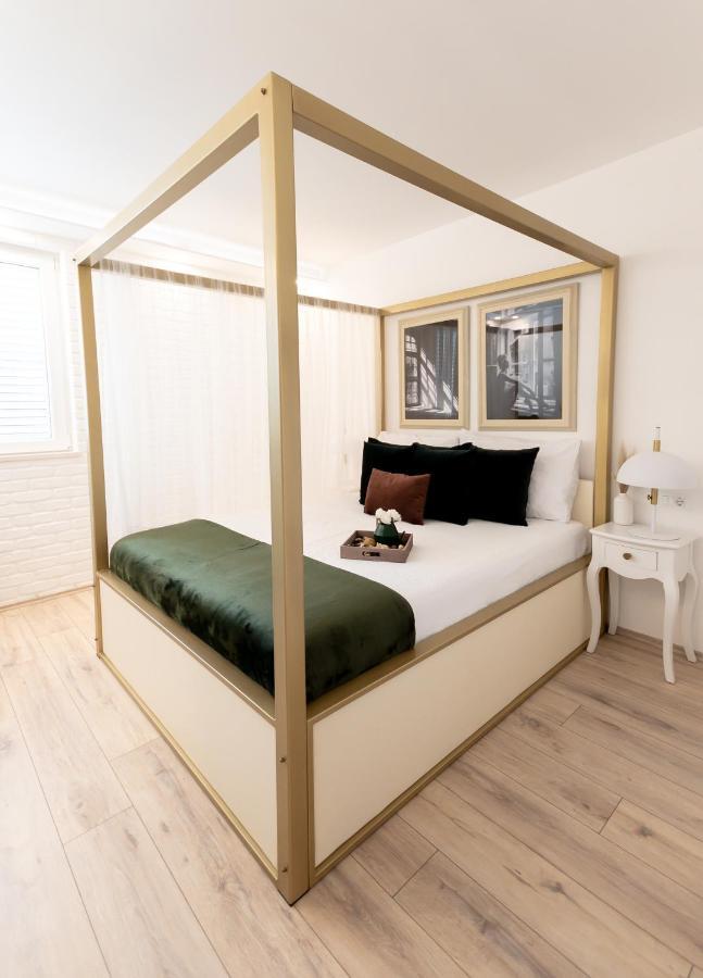 Apartments Mediteraneo فيرسار المظهر الخارجي الصورة