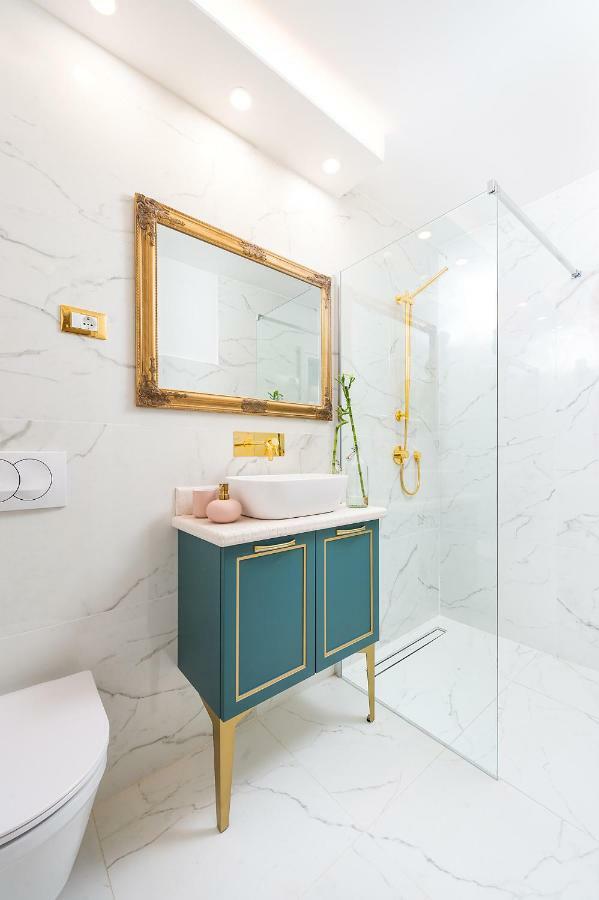 Apartments Mediteraneo فيرسار المظهر الخارجي الصورة