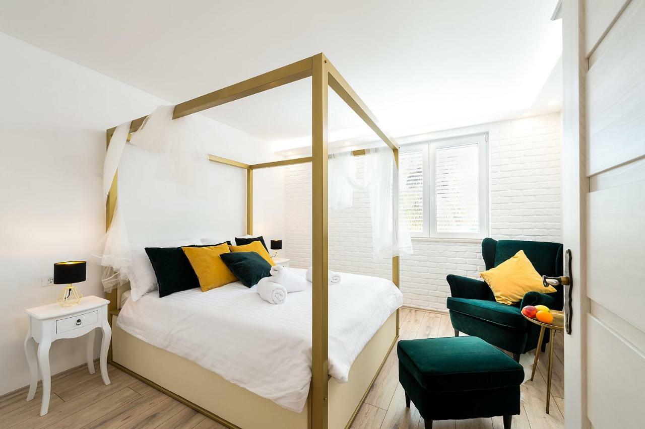 Apartments Mediteraneo فيرسار المظهر الخارجي الصورة
